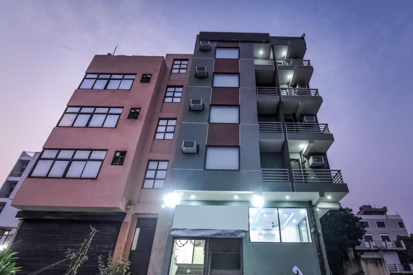 Hotel Aerostar Gold - Opposite Max Healthcare เดลี ภายนอก รูปภาพ