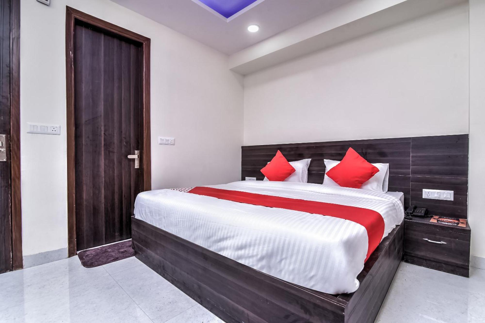 Hotel Aerostar Gold - Opposite Max Healthcare เดลี ภายนอก รูปภาพ
