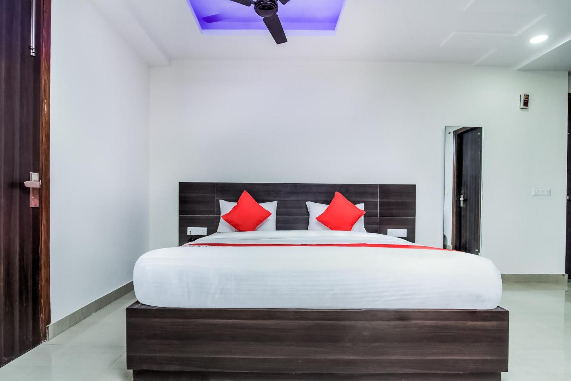 Hotel Aerostar Gold - Opposite Max Healthcare เดลี ภายนอก รูปภาพ