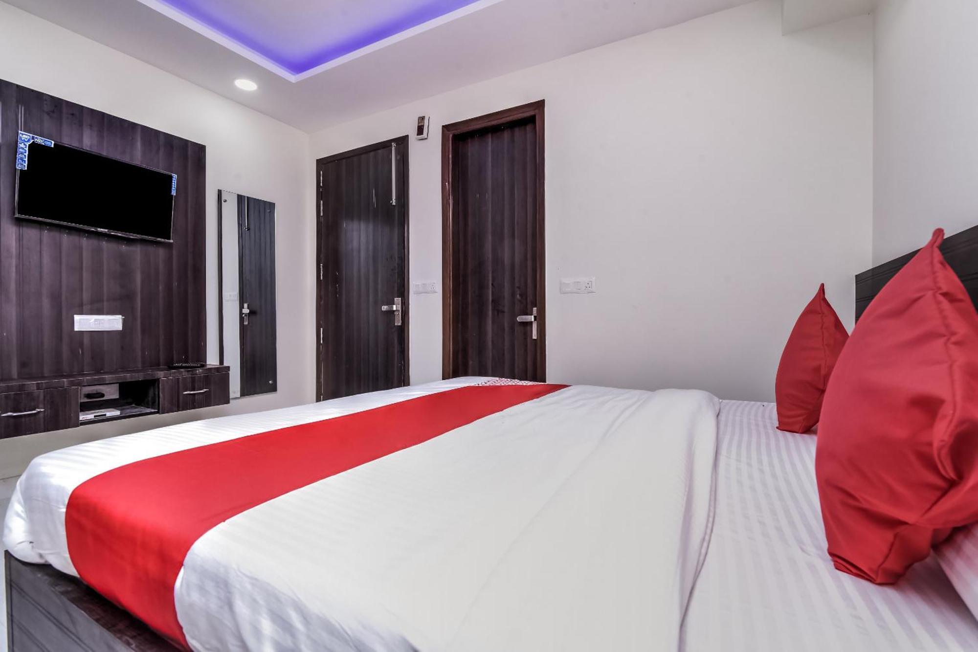 Hotel Aerostar Gold - Opposite Max Healthcare เดลี ภายนอก รูปภาพ