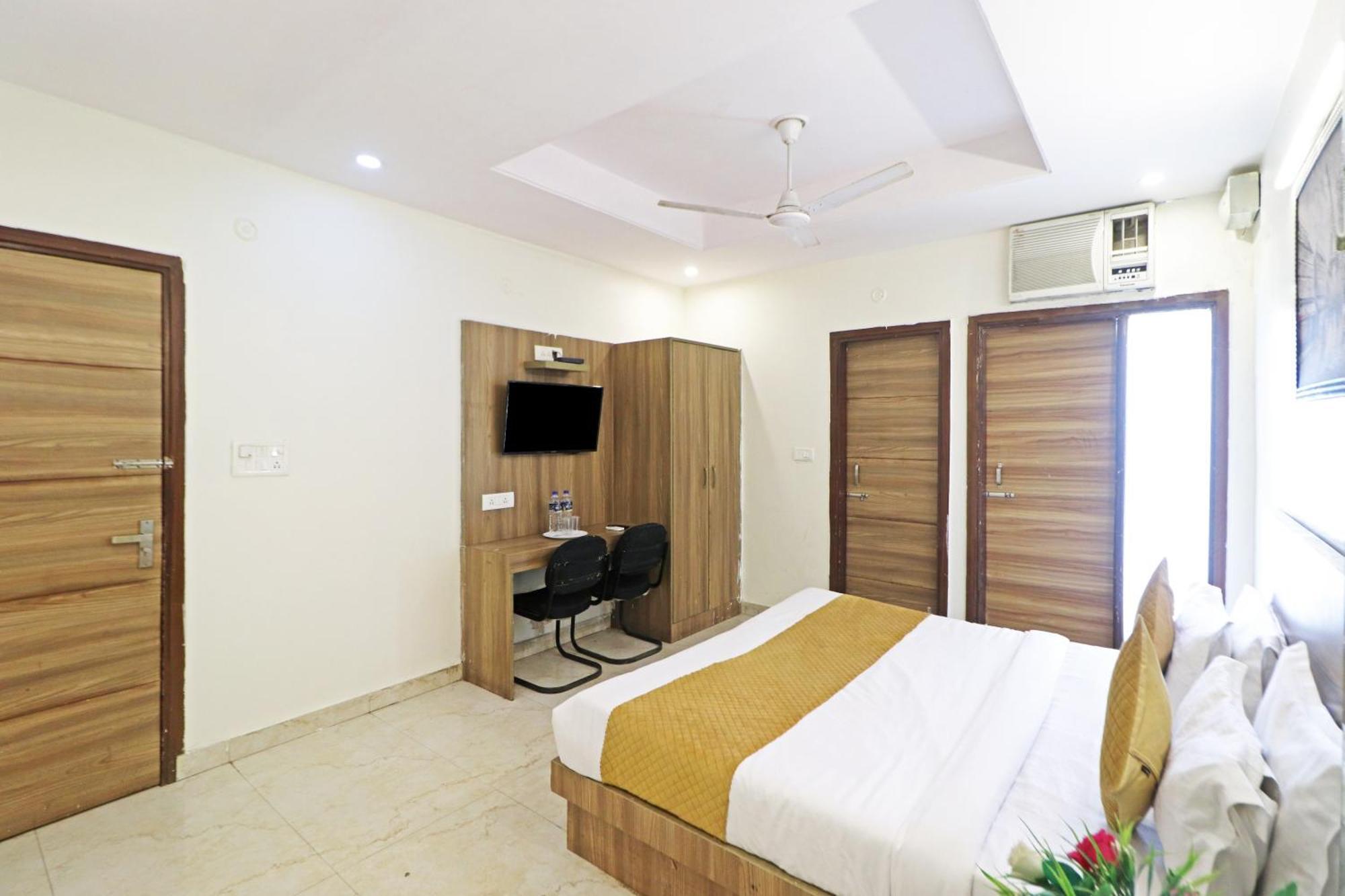 Hotel Aerostar Gold - Opposite Max Healthcare เดลี ภายนอก รูปภาพ