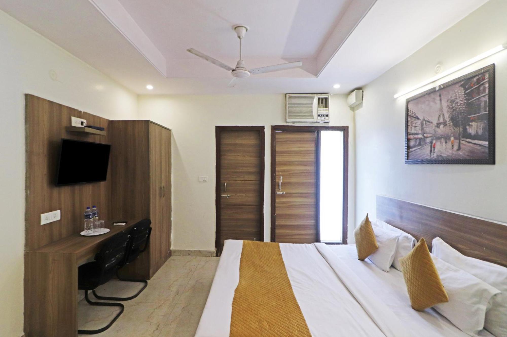 Hotel Aerostar Gold - Opposite Max Healthcare เดลี ภายนอก รูปภาพ