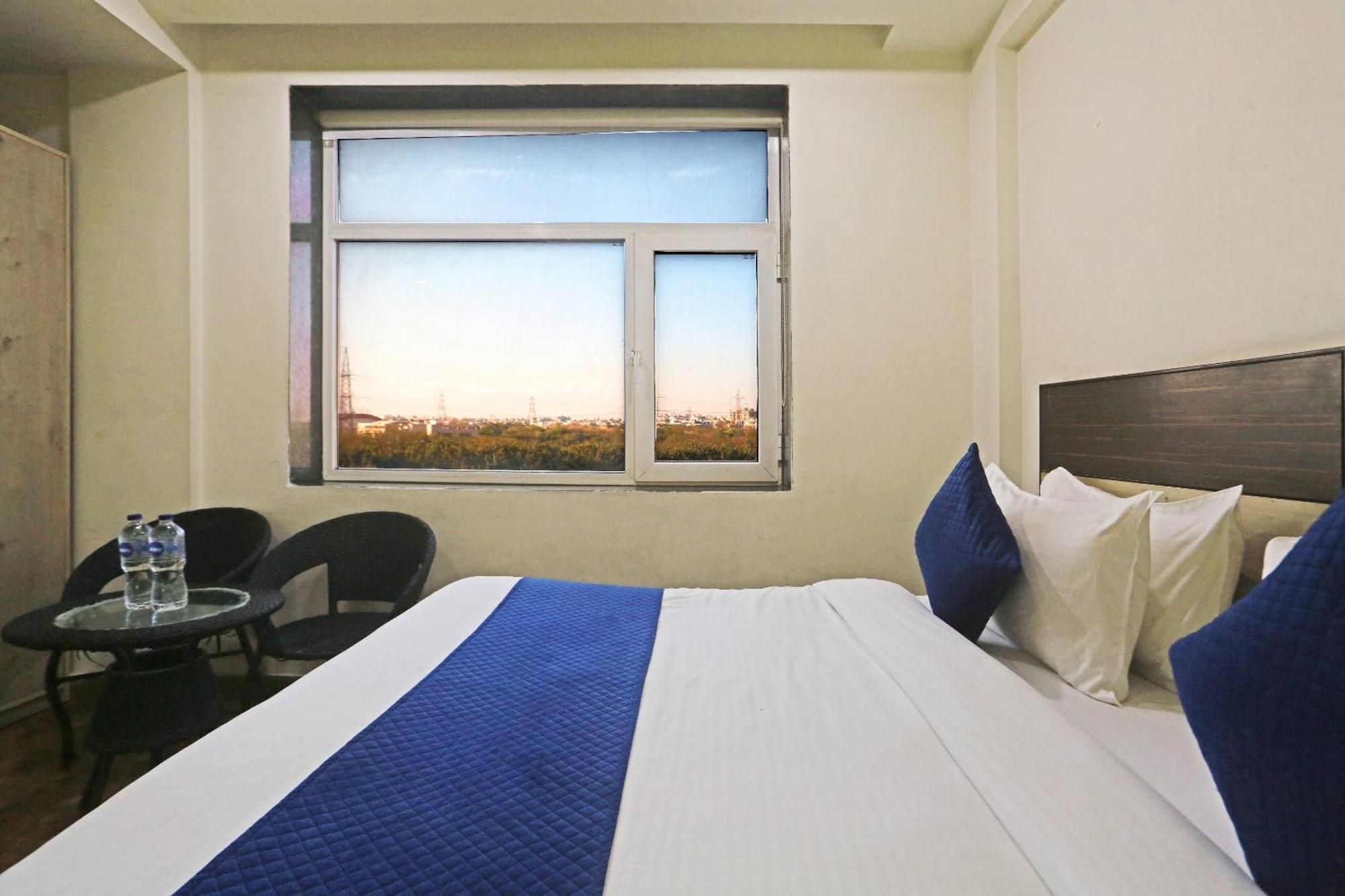 Hotel Aerostar Gold - Opposite Max Healthcare เดลี ภายนอก รูปภาพ