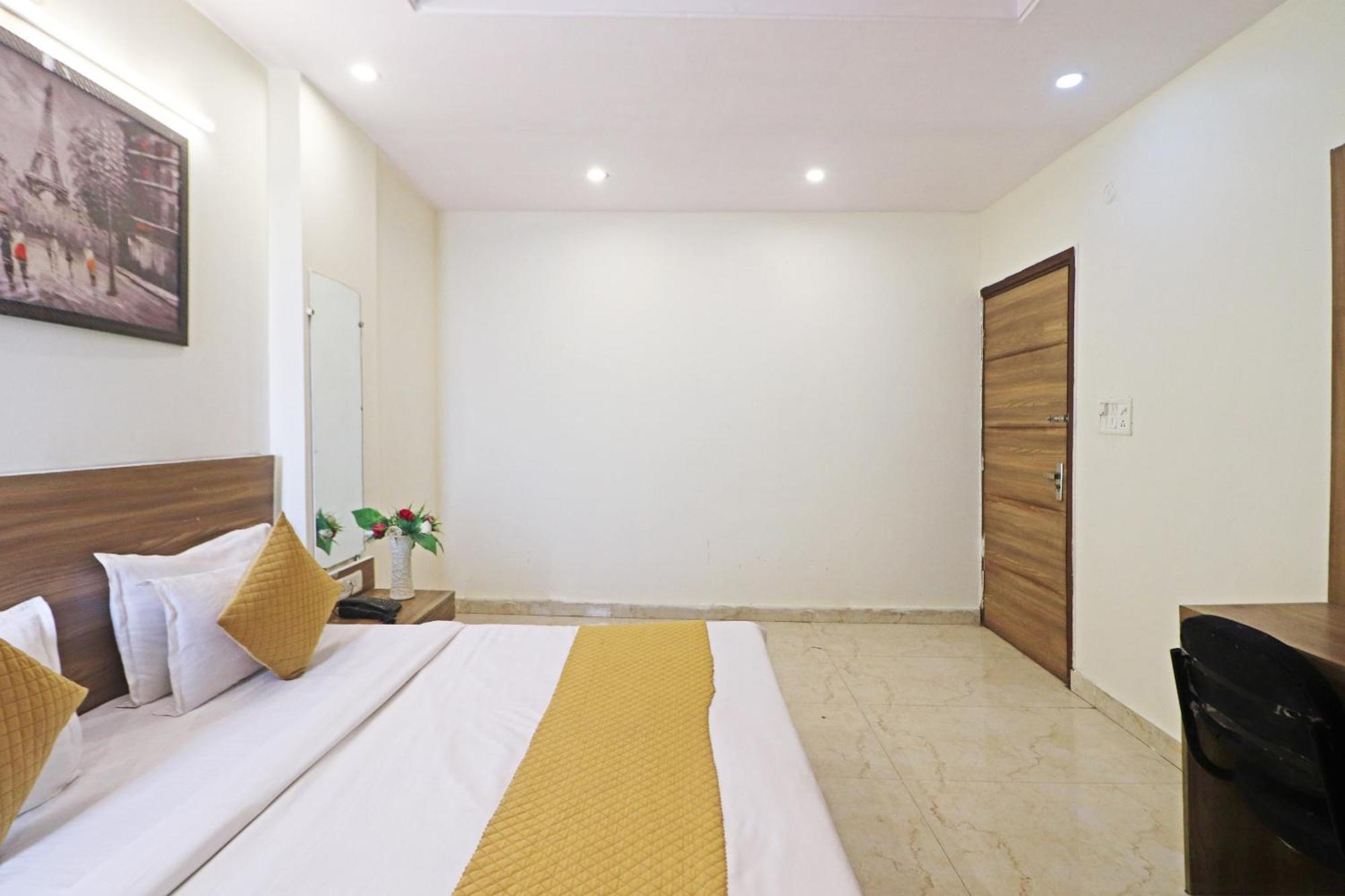 Hotel Aerostar Gold - Opposite Max Healthcare เดลี ภายนอก รูปภาพ