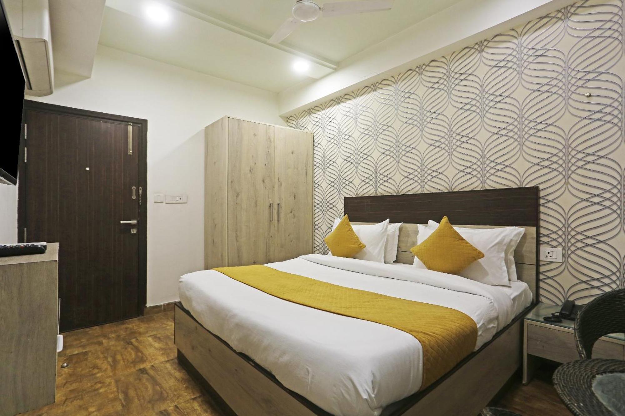 Hotel Aerostar Gold - Opposite Max Healthcare เดลี ภายนอก รูปภาพ